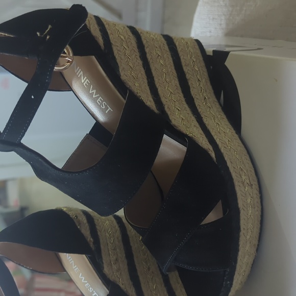 Sandals, nine west, size 6 - Picture 1 of 5